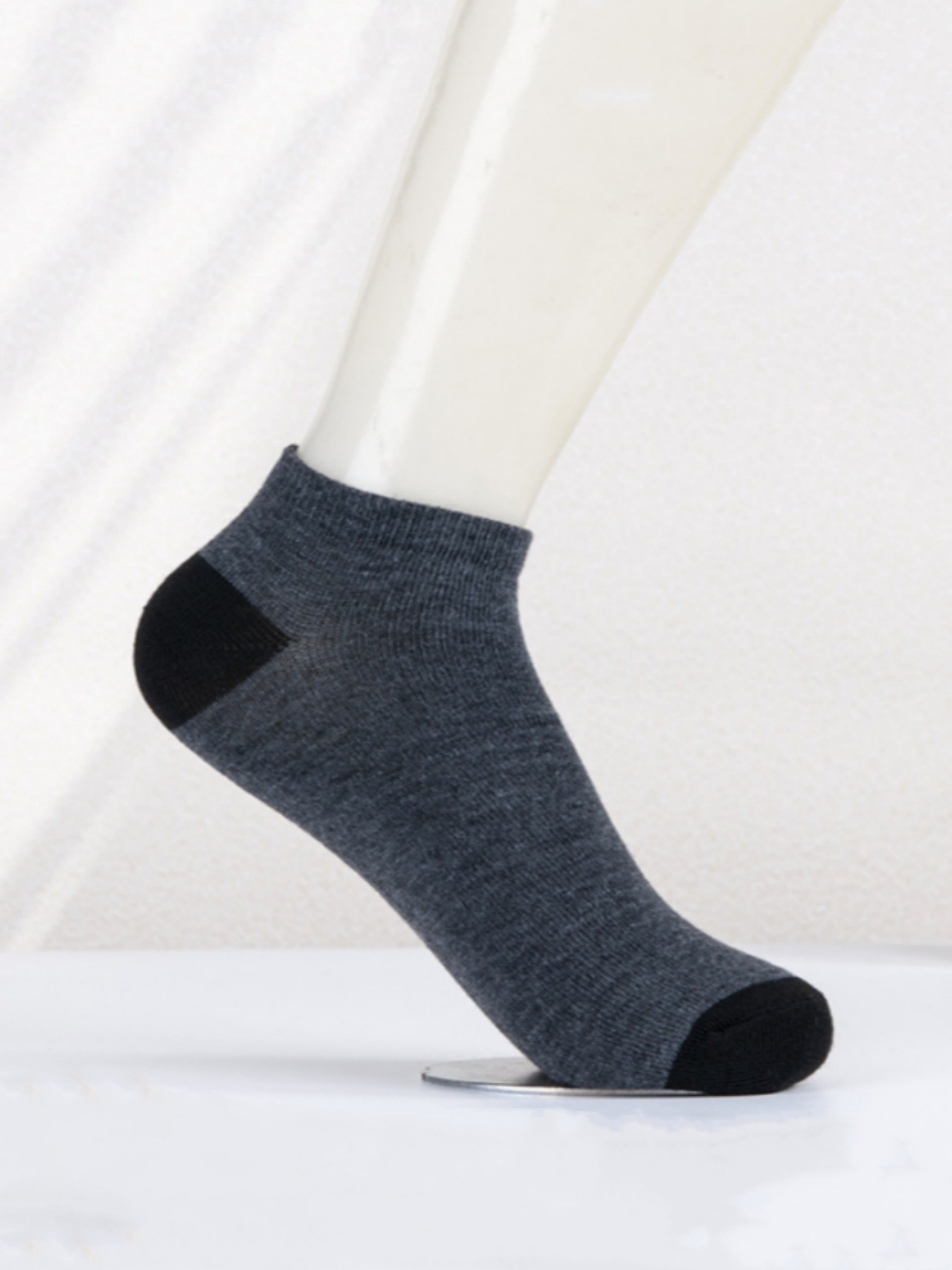 Simple Black White Gray Boat Sweat-absorbent Low Mouth Socks - Image 4