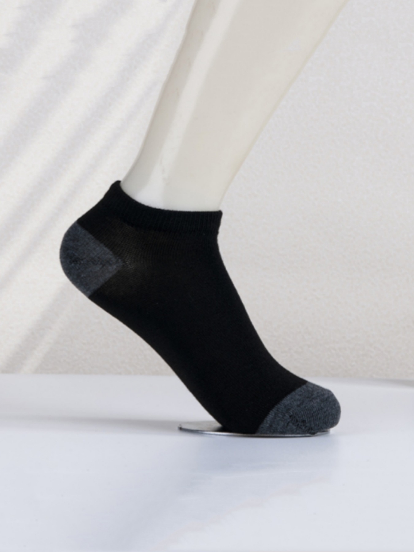 Simple Black White Gray Boat Sweat-absorbent Low Mouth Socks - Image 8
