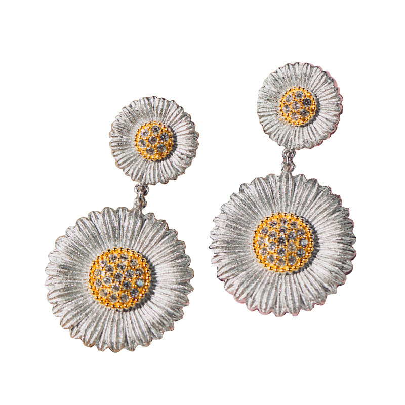 Little Daisy Earrings Female Italian Craftsmanship Retro Palace Style