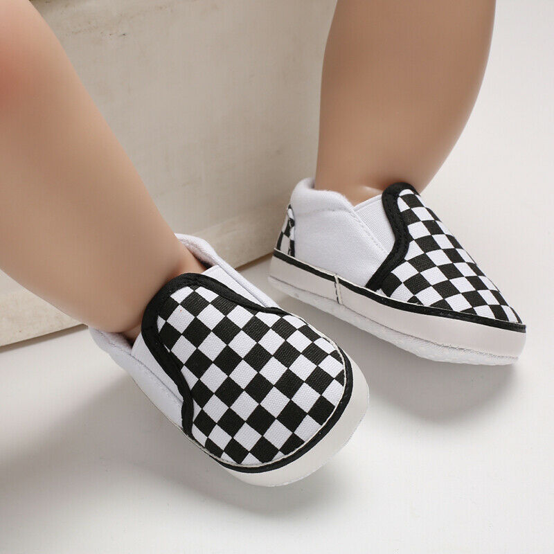 Spring and autumn new 0-1 years old baby shoes soft bottom set foot lattice toddler shoes