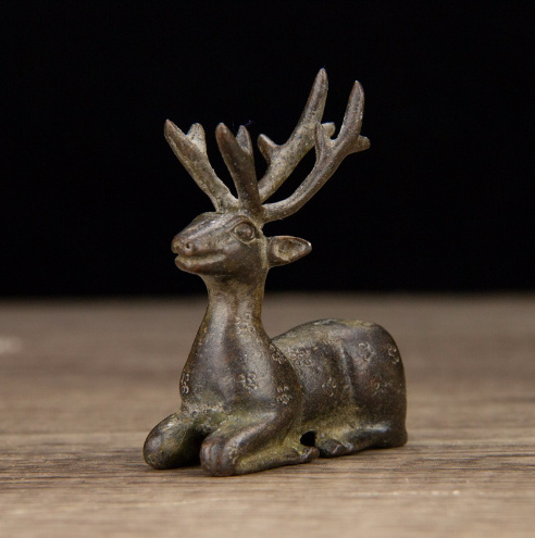 Charming Alloy Deer Ornament - 5x2x6 cm for Home Decor