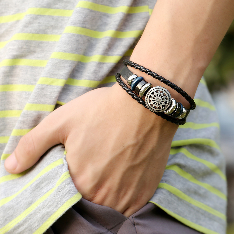 Chic Two-Layer Buckle Bracelet with Wood Beads – Black & Brown