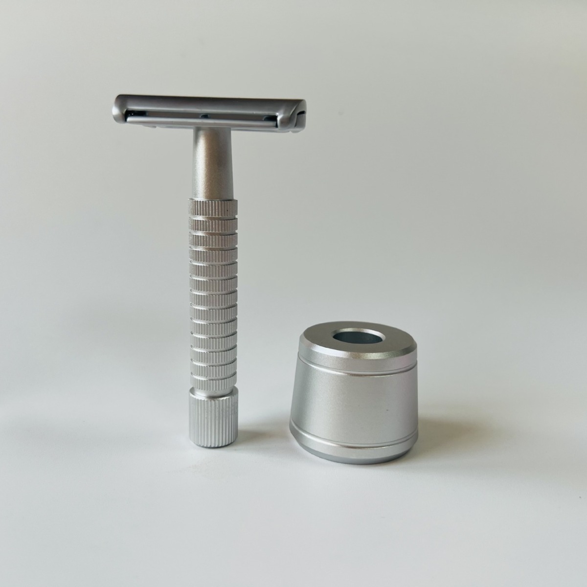 Elegant Manual Shaver in Rose Gold, Silver, or Pure Black
