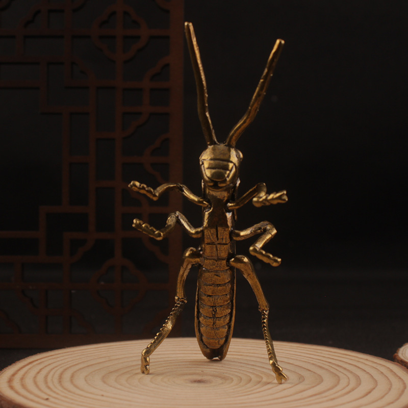 Brass Flying Grasshopper Ornament - Chinese Style Decor - Image 4