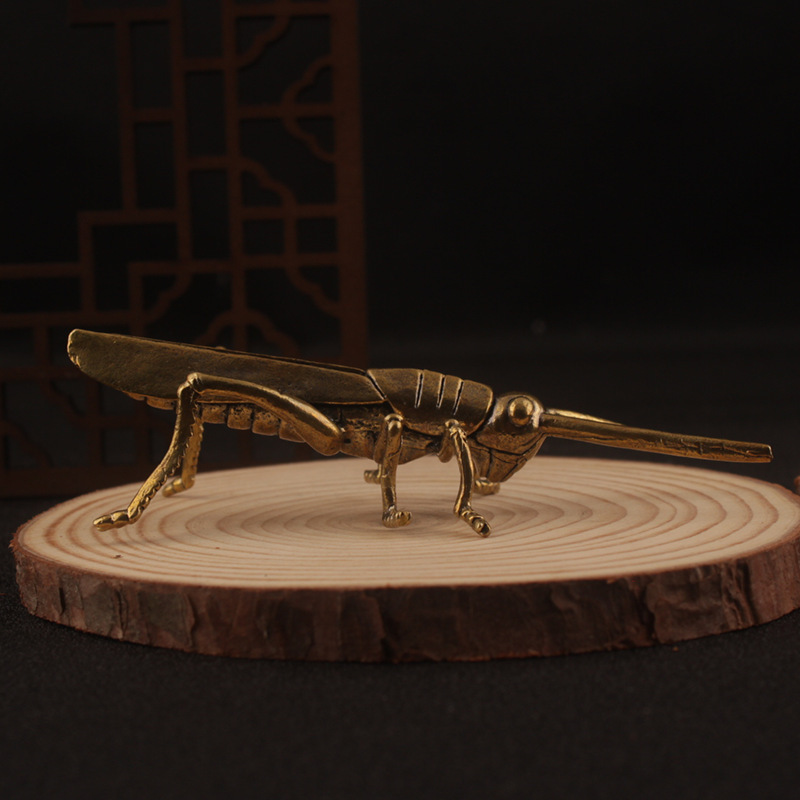 Brass Flying Grasshopper Ornament - Chinese Style Decor - Image 2