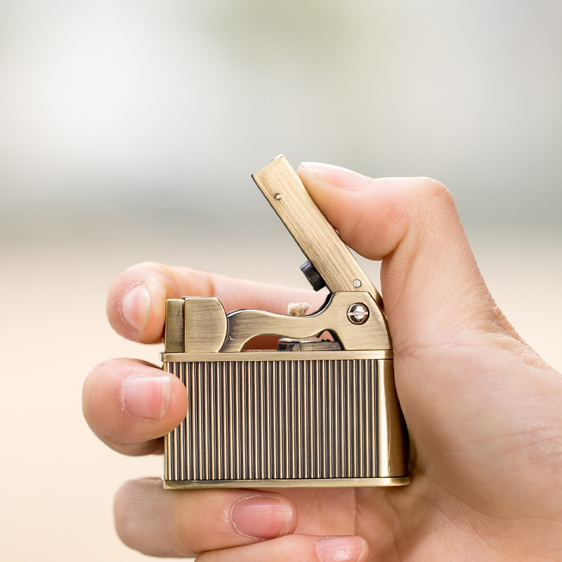 Luxury Bronze Leather Lighter: Perfect Gift for Every Occasion