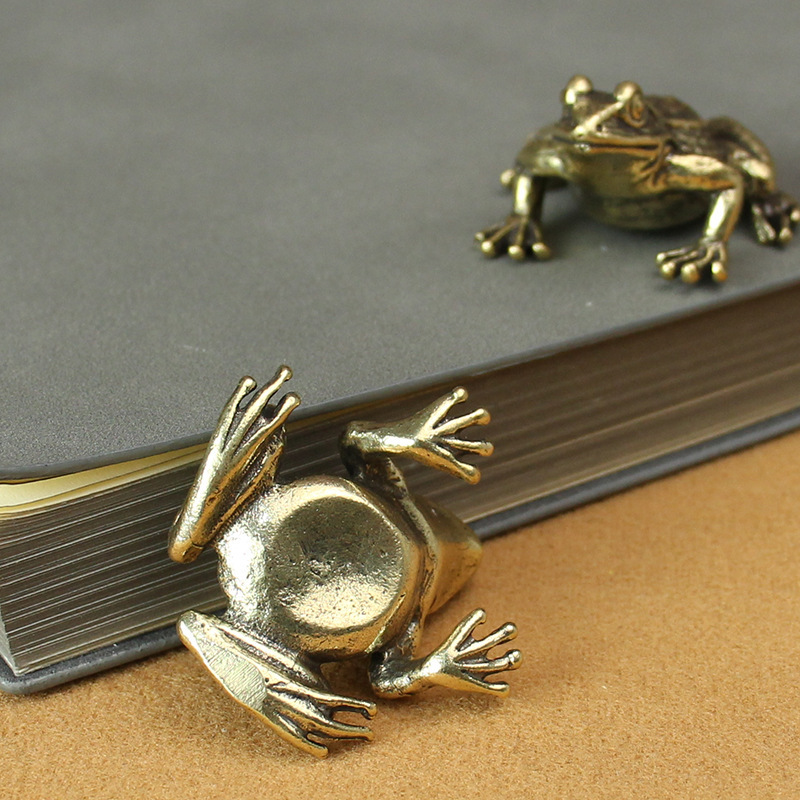 Modern Copper Frog Ornament - Elegant Simplicity for Any Space - Image 4