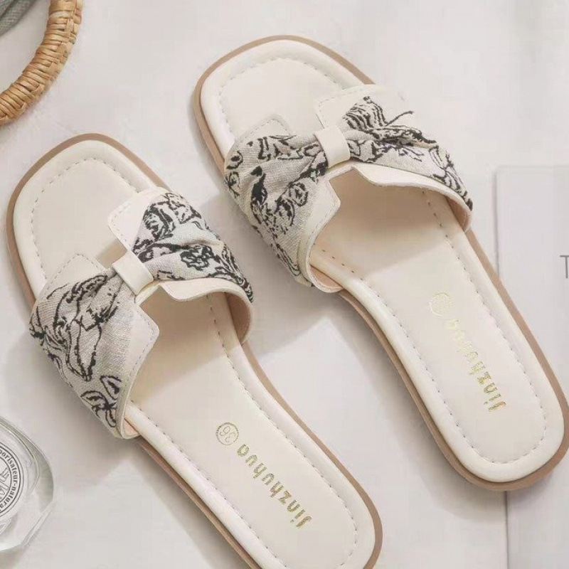 Breathable Apricot Korean Style Pigskin Slippers for Daily Wear