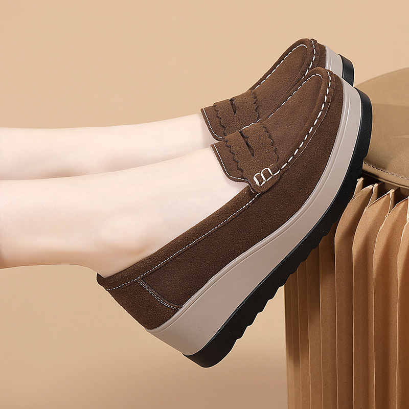Trendy Women's Wedge Casual Shoes - Mid Heel in Black & Light Brown
